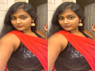 Desi Bhabhi Shows Her Nude Body part 2