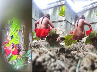 Desi Bhabhi Bathing Capture Hideen Cam