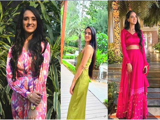 Sexy Desi Girl Shows Boobs