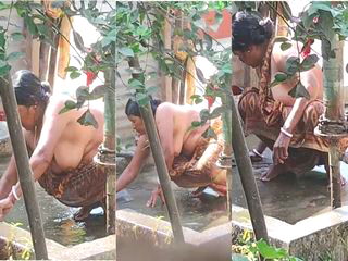 Desi Aunty Boobs Video Capture