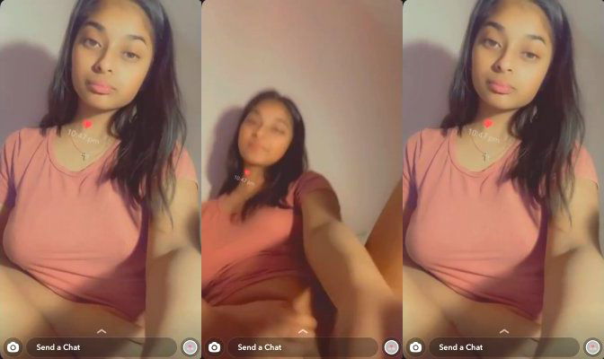 Cute Desi Girl Shows Pussy