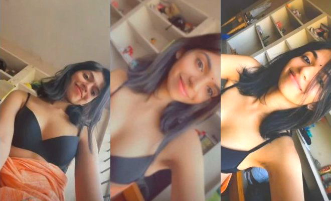 Sexy Desi Girl Shows her Boobs