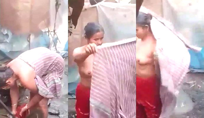 Desi Bhabhi Bathing Capture