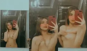 Desi Girl Shows Boobs Selfie