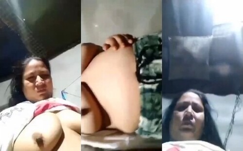Desi Bhabhi Shows Boobs and Pussy