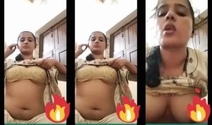 Sexy Desi Girl Shows Boobs On VC